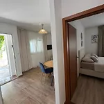 Laganini 2 - 50 M From The Sea Apartment *