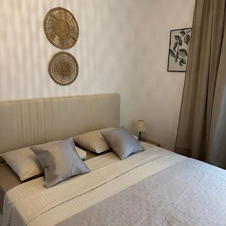 Laganini 2 - 50 M From The Sea Apartman *