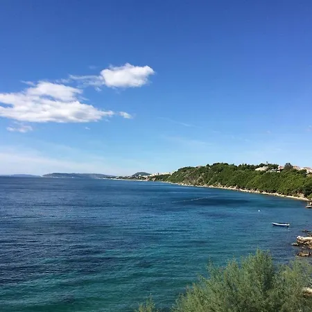 Laganini 2 - 50 M From The Sea Apartment Split