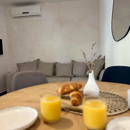 Apartment Laganini 2 - 50 M From The Sea Split